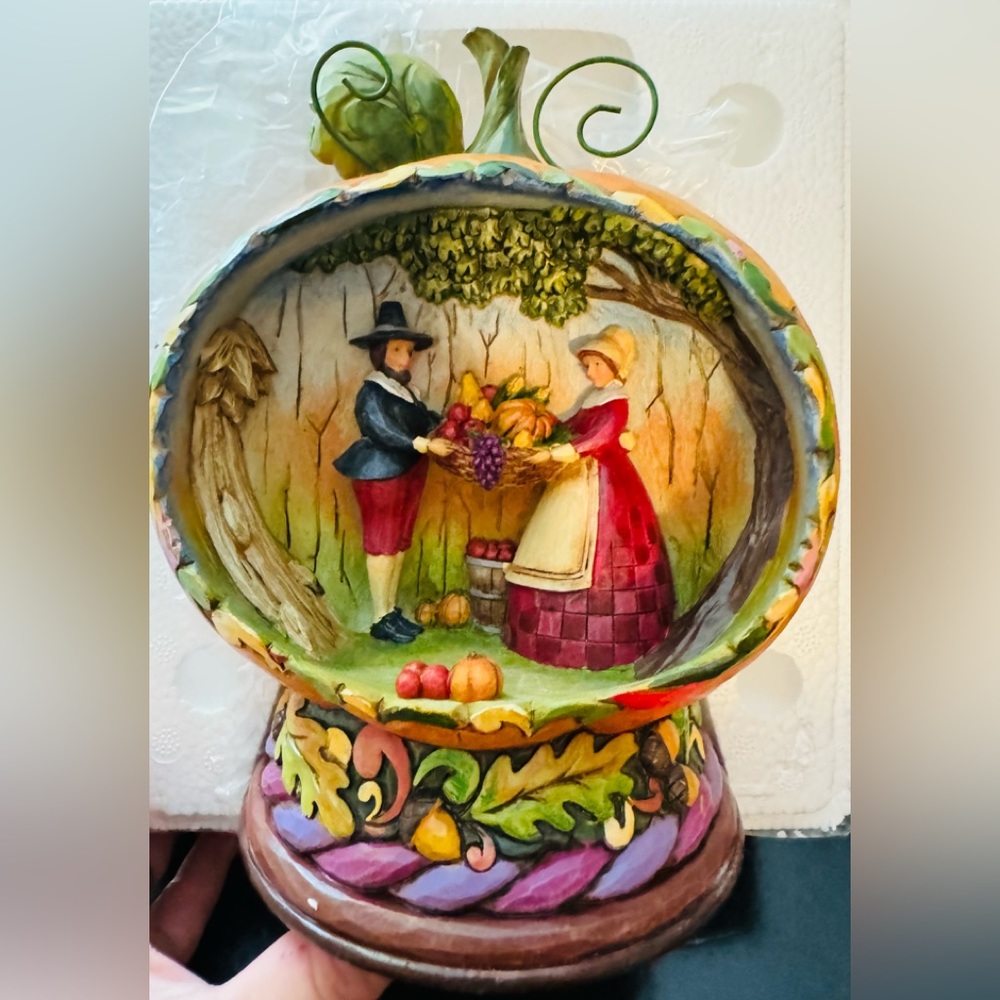 Jim Shore Blessings of the Harvest Thanksgiving Pumpkin Pilgrim Light up Diorama